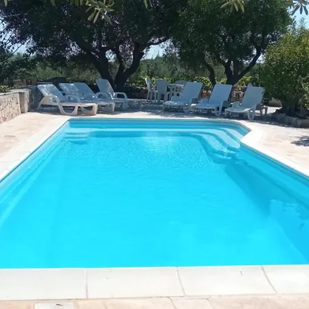 Konukevi Trullo Dimora Della Valle 4*